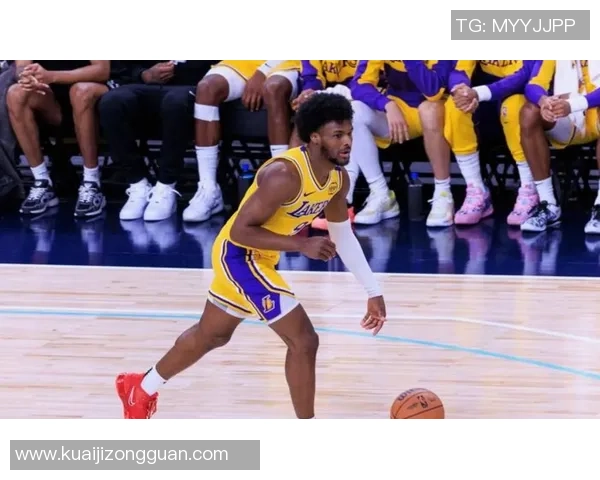 湖人对阵森林狼精彩全场录像回顾2月3日比赛亮点分析